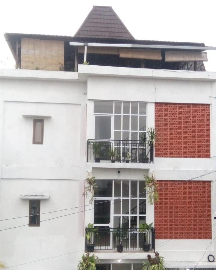 Setia Backpacker Hostel ยอกยาการ์ตา ภายนอก รูปภาพ